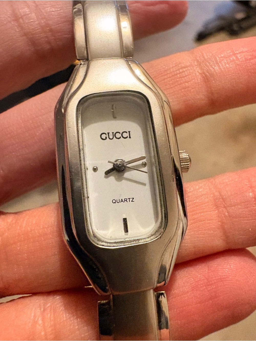 Vintage Gucci 3900L Stainless Steel Quartz Analog Ladies Watch 18.2mm